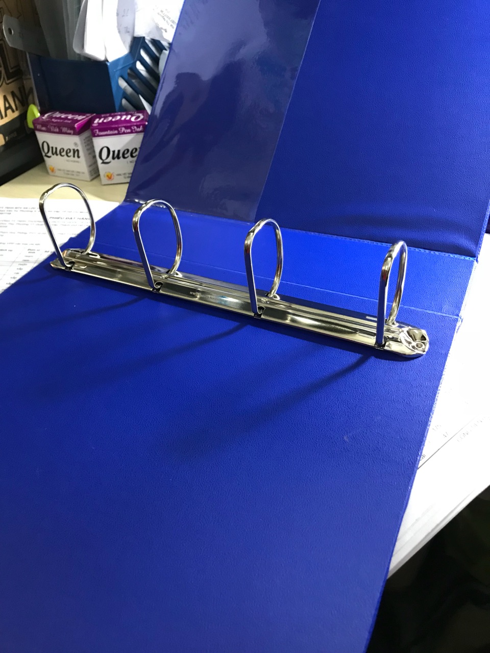 Bìa 4 còng kiếng A4 7cm